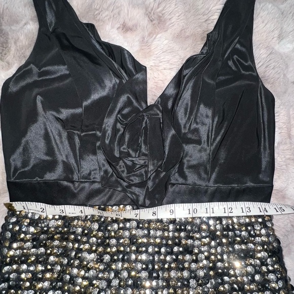 Gorgeous Carmen Marc Valvo Studded Cocktail Dress, Size 6 - Picture 13 of 17